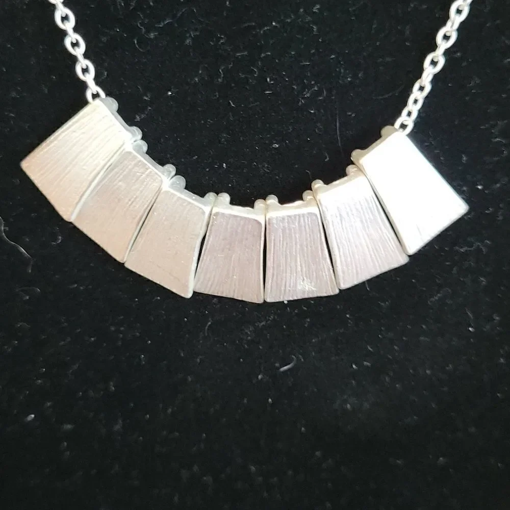 Small Matte Silver Fashion Jewelry Necklace